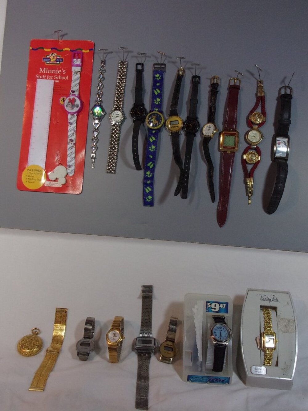 LOT OF 18 WATCHES-SELLING FOR PARTS OR REPAIR-NOT TESTED